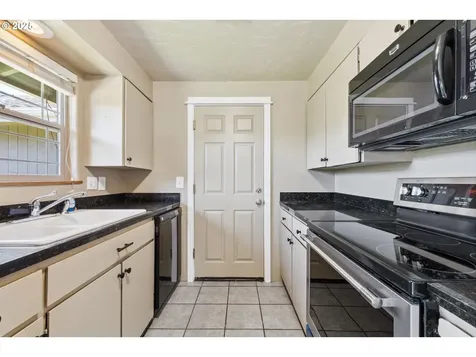 3840 Vista Drive North Bend OR 97459
