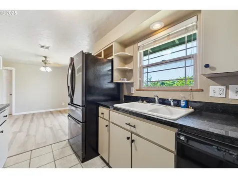3840 Vista Drive North Bend OR 97459