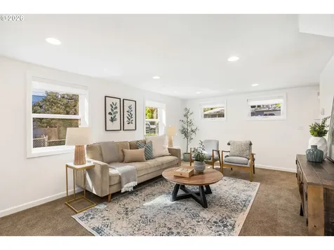 5616 SW Idaho Street Portland OR 97221