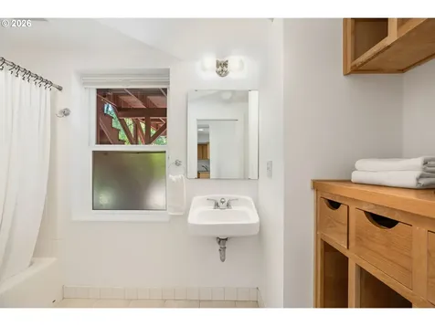 5616 SW Idaho Street Portland OR 97221