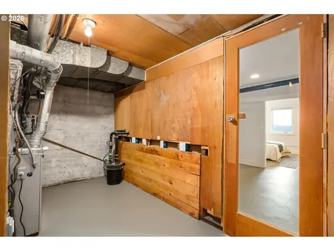 5616 SW Idaho Street Portland OR 97221