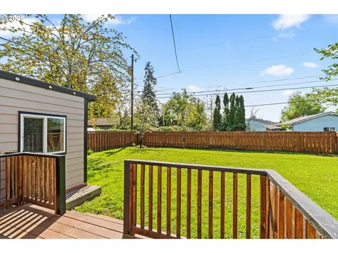 1043 F Street Springfield OR 97477