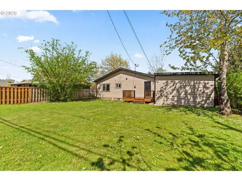 1043 F Street Springfield OR 97477