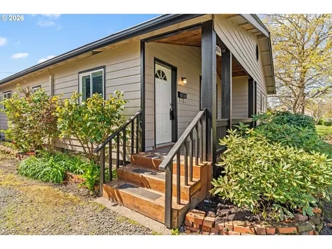 1043 F Street Springfield OR 97477