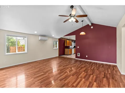 1043 F Street Springfield OR 97477