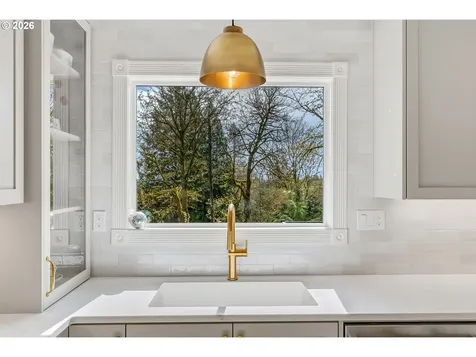 10455 SW Ridgeview Lane Portland OR 97219