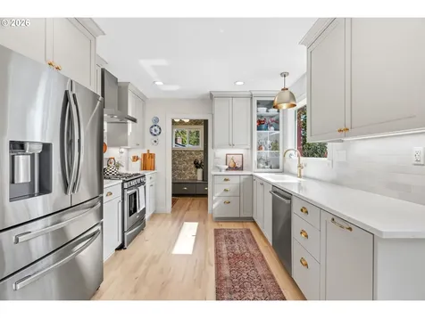 10455 SW Ridgeview Lane Portland OR 97219
