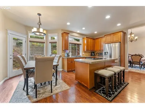 6338 SE Dunbar Drive Portland OR 97236