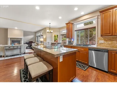6338 SE Dunbar Drive Portland OR 97236