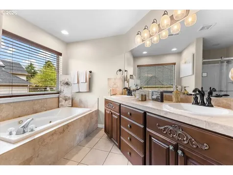 6338 SE Dunbar Drive Portland OR 97236