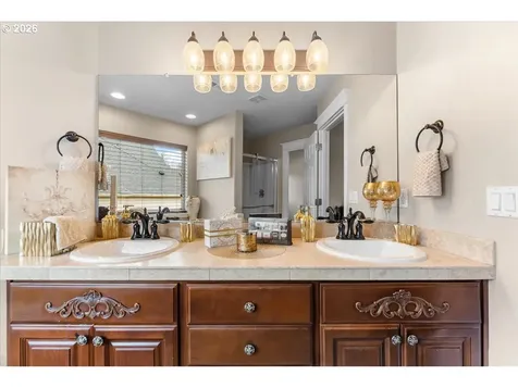 6338 SE Dunbar Drive Portland OR 97236