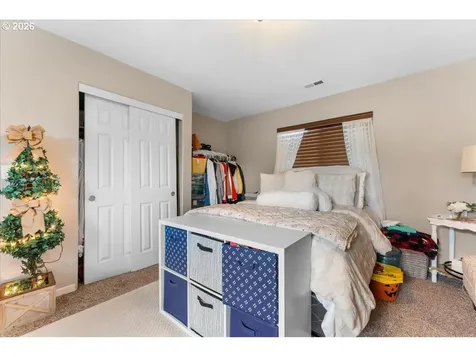 6338 SE Dunbar Drive Portland OR 97236