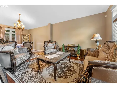 6338 SE Dunbar Drive Portland OR 97236