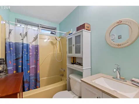 380 SE Quay Avenue Lincoln City OR 97367