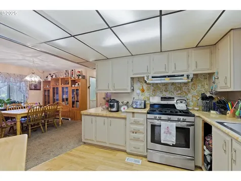 380 SE Quay Avenue Lincoln City OR 97367