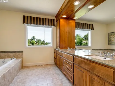 4066 NE Fairview Lake Way Fairview OR 97024