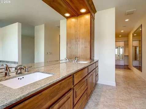 4066 NE Fairview Lake Way Fairview OR 97024