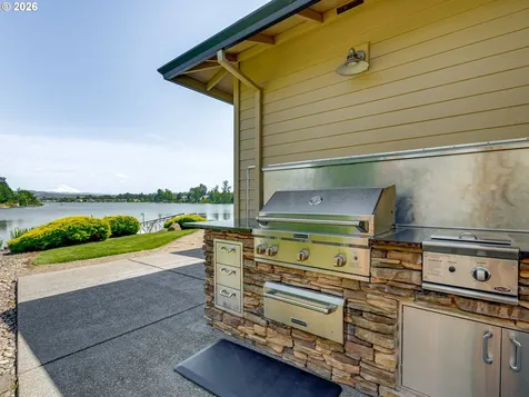 4066 NE Fairview Lake Way Fairview OR 97024
