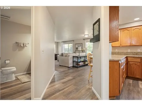 1798 Duke Court Eugene OR 97401