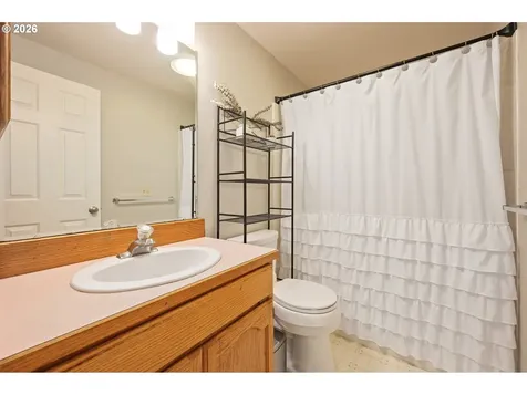 1798 Duke Court Eugene OR 97401