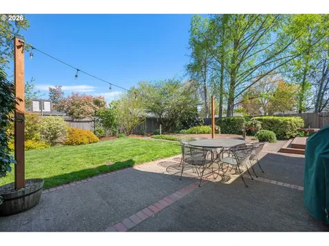 1798 Duke Court Eugene OR 97401