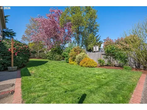 1798 Duke Court Eugene OR 97401