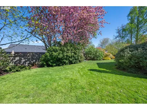 1798 Duke Court Eugene OR 97401
