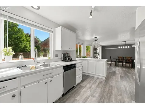 8292 NE Snowberry Loop Vancouver WA 98660