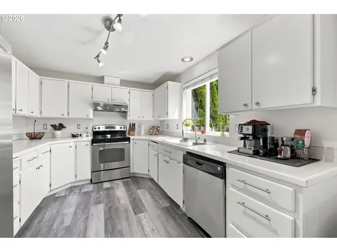 8292 NE Snowberry Loop Vancouver WA 98660