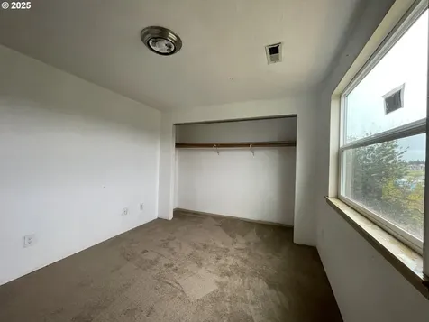 702 NE 94th Avenue Portland OR 97220
