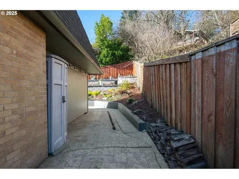 3105 SW Raleighview Drive Portland OR 97225