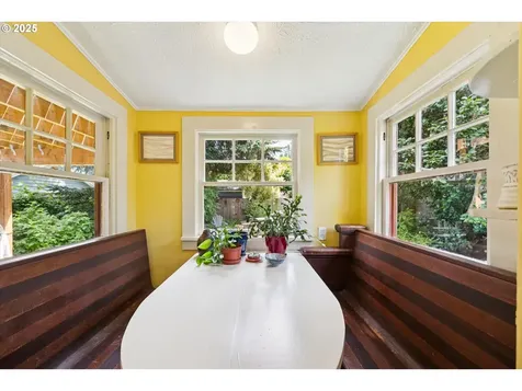 6320 SE Division Street Portland OR 97206