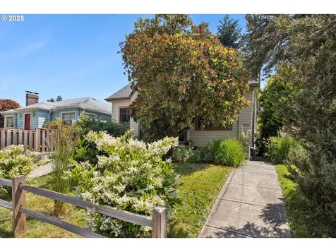 6320 SE Division Street Portland OR 97206