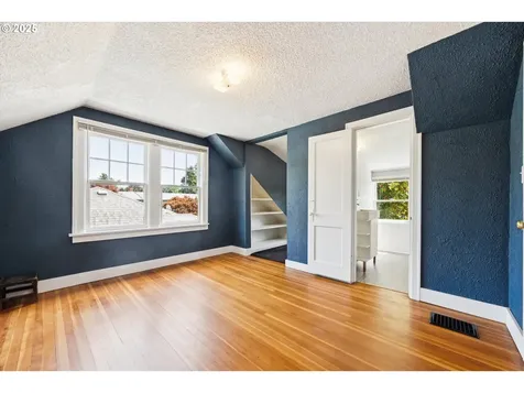 6320 SE Division Street Portland OR 97206