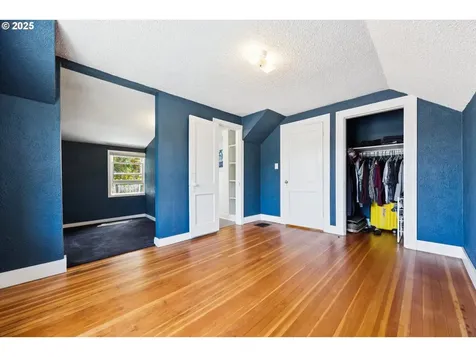 6320 SE Division Street Portland OR 97206