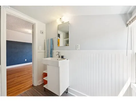 6320 SE Division Street Portland OR 97206