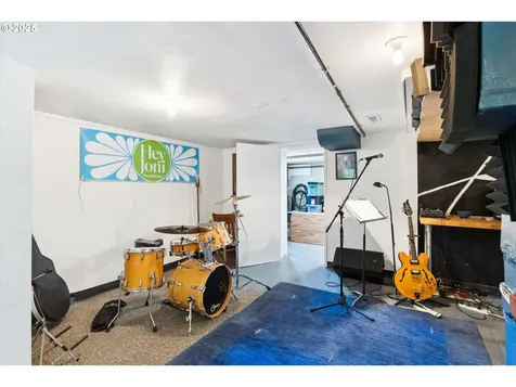 6320 SE Division Street Portland OR 97206