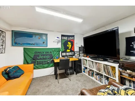 6320 SE Division Street Portland OR 97206