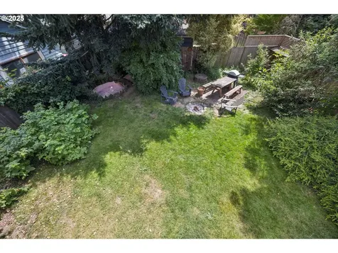 6320 SE Division Street Portland OR 97206
