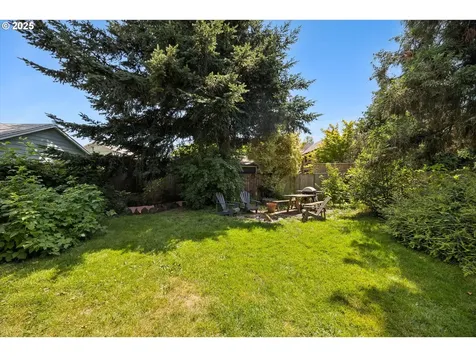 6320 SE Division Street Portland OR 97206
