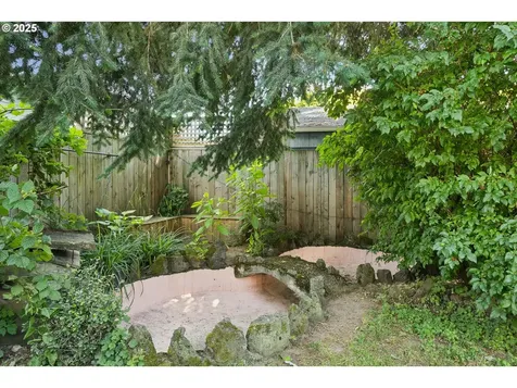 6320 SE Division Street Portland OR 97206