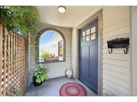 6320 SE Division Street Portland OR 97206