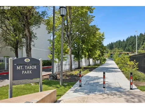 6320 SE Division Street Portland OR 97206