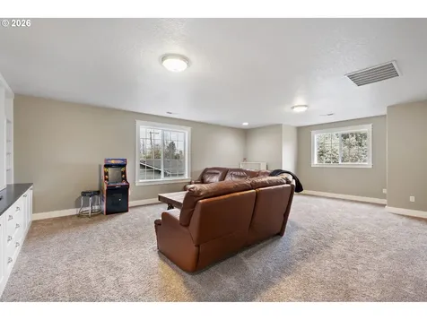 9250 SW Sagert Street Tualatin OR 97062