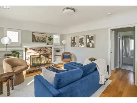 6829 SE Knight Street Portland OR 97206