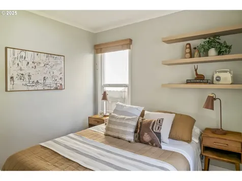 6829 SE Knight Street Portland OR 97206