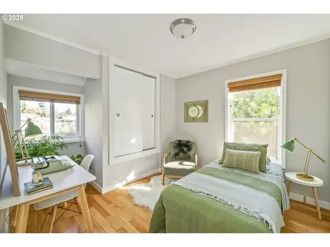 6829 SE Knight Street Portland OR 97206