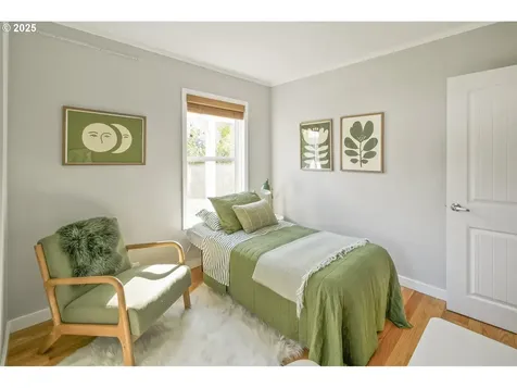 6829 SE Knight Street Portland OR 97206