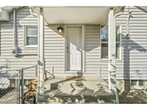 6829 SE Knight Street Portland OR 97206