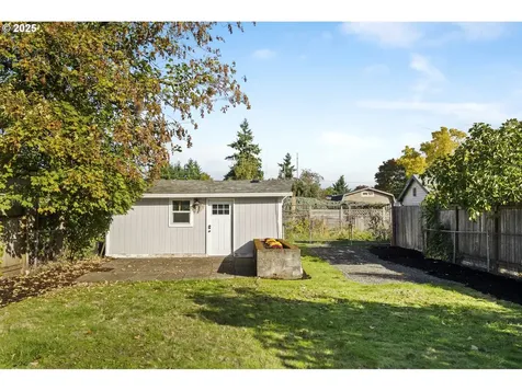 6829 SE Knight Street Portland OR 97206